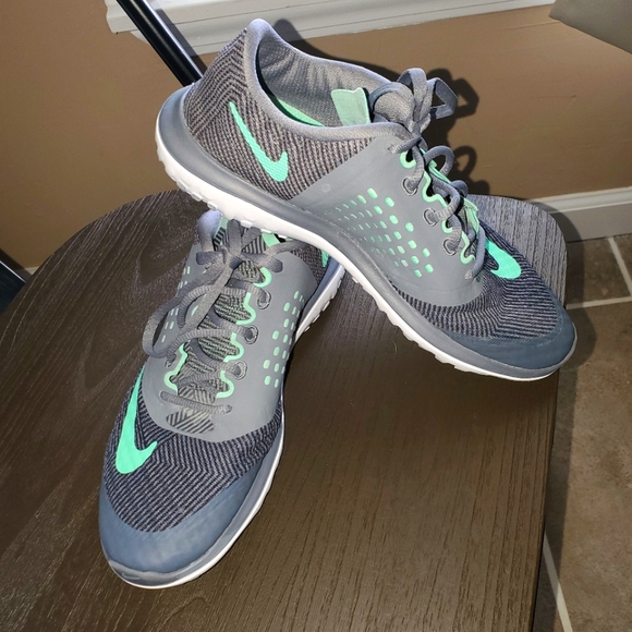 Nike fitsole shoes - Picture 4 of 5